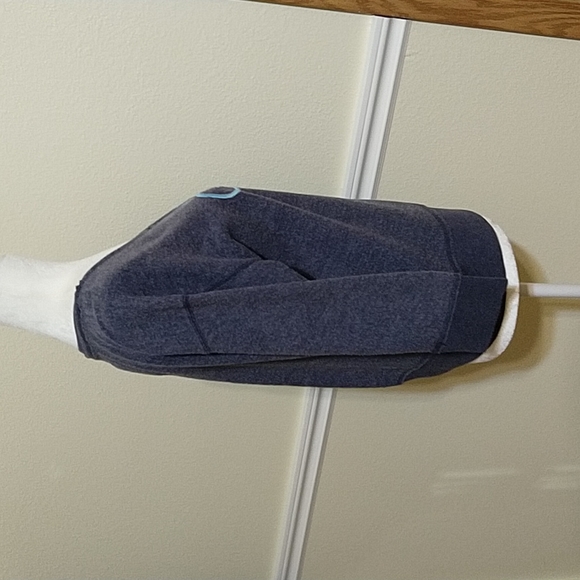 Rare Gilly Hicks Sweatshirt - Picture 3 of 6